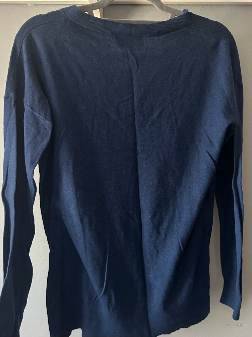 Banana Republic Women's Navy V-Neck Sweater - Picture 3 of 3